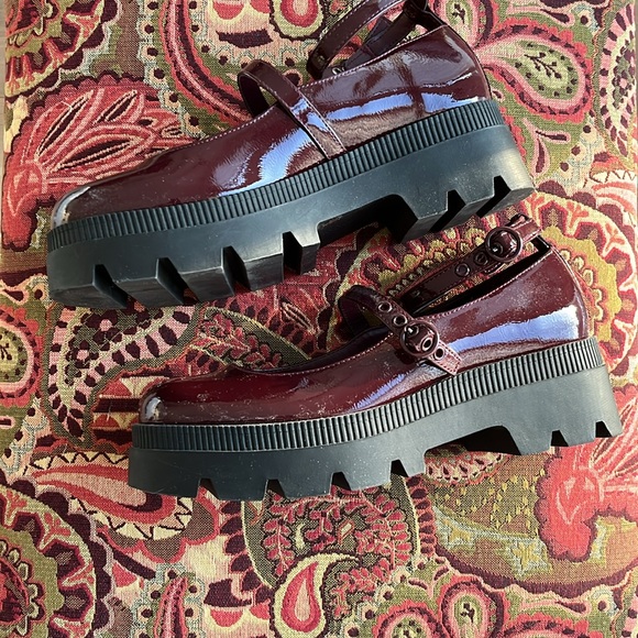 Platform double-strap Mary Janes - Picture 6 of 9